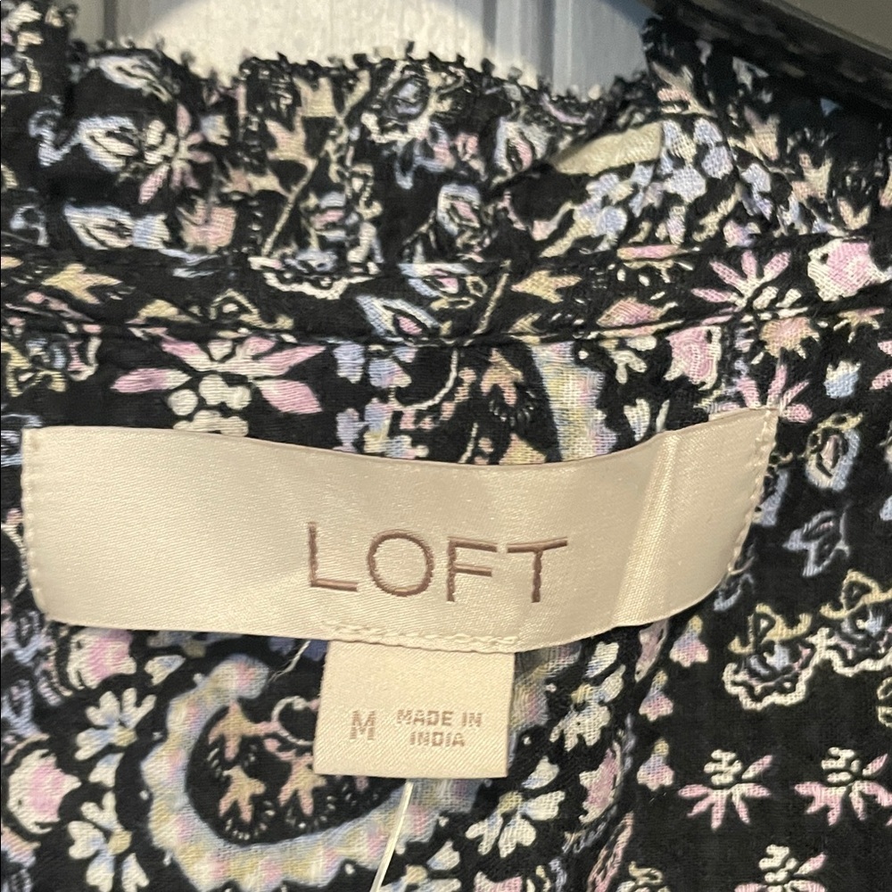 LOFT Women's Top with Black and Pink Paisley Design Medium NWT - Picture 3 of 10